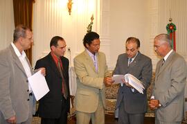 Chefe da Casa Civil, Alberto Oliveira, recebe o secretário de Obras Públicas e Saneamento, Frederico Antunes, dia 16/01/2006, horário 15:15. Autor: Laura Bretanha