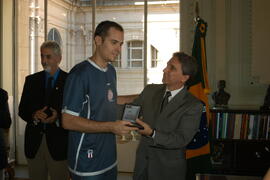 Germano Rigotto na homenagem à equipe de vôlei da Ulbra, com entrega de Medalha Rio-Grandense. Autor: Paulo Dias