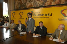 Governador em exercício, Antônio Hohlfeldt, durante o lançamento do Mapa Hidrogeológico do Rio Grande do Sul. Autor: Paulo Dias