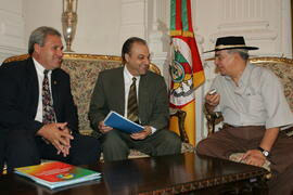 Chefe da Casa Civil, Alberto Oliveira, recebe visita do presidente da coordenadoria municipal de tradicionalismo de Santana do Livramento. Autor: Ivan de Andrade