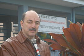 Secretário da Saúde, Osmar Terra, em abertura oficial da vacinação contra a paralisia infantil. Autor: Ivan de Andrade