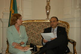 Chefe da Casa Civil, Alberto Oliveira, durante audiência com a vice-prefeita de Ibirubá, Mirian Peukert Rebelato. Autor: Paulo Dias