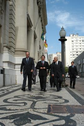 Caminhada do governador Germano Rigotto do Palácio Piratini ao Solar Palmeiro. Autor: Paulo Dias