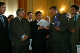 Governador Germano Rigotto em reunião com os prefeitos dos municípios de Santana da Boa Vista, Ruy Antônio de Freitas, e Pedro Osório, Moacir Otílio Alves. Autor: Ivan de Andrade