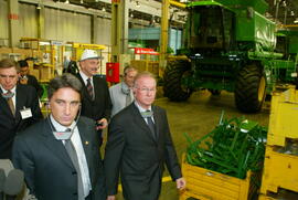 Germano Rigotto participa da inauguração da unidade de pintura e-coat, da John Deere. Autor: Nabor Goulart