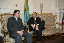Chefe da Casa Civil, Alberto Oliveira, em audiência com o presidente da Famurs, Mauri Heinrich. Autor: Ivan de Andrade