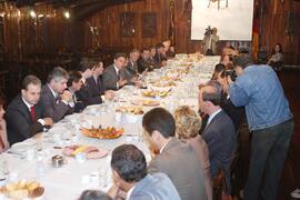 Governador Germano Rigotto em café da manhã com bancadas de sustentação ao governo na Assembleia Legislativa. Autor: Paulo Dias