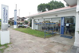 Casa On-line do Banrisul, localizada em Tramandaí, possibilita facilidades para os clientes do banco durante o verão. Autor: Itamar Aguiar