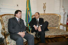 Chefe da Casa Civil, Alberto Oliveira, em audiência com o presidente da Famurs, Mauri Heinrich. Autor: Ivan de Andrade