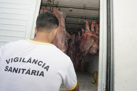 Vigilância Sanitária apreende carne bovina imprópria para consumo no Litoral Norte. Autor: Paulo Dias
