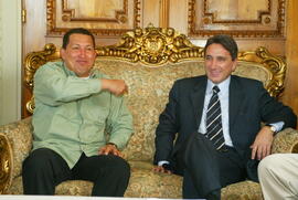 Germano Rigotto recebe o presidente da Venezuela, Hugo Chávez. Autor: Nabor Goulart