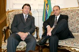 Chefe da Casa Civil, Alberto Oliveira, em audiência com o presidente da Famurs, Mauri Heinrich. Autor: Ivan de Andrade
