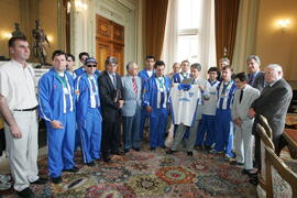 Germano Rigotto recebe homenagem da direção e atletas de futsal do Esporte Clube Cruzeiro. Autor: Itamar Aguair