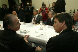 O governador do estado Germano Rigotto em reunião/almoço com os governadores do PMDB, e executiva nacional do partido. Autor: Nabor Goulart