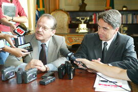 Governador do estado Germano Rigotto em audiência com o secretario especial do Conselho de Desenvolvimento Econômico e Social, Tarso Genro. Autor: Nabor Goulart