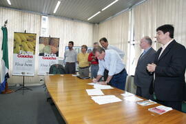 Secretário da Agricultura e Abastecimento, Odacir Klein, e o presidente da Emater, Caio Rocha, participam da abertura oficial da 24ª edição das Feiras do Litoral Norte. Autor: Itamar Aguiar