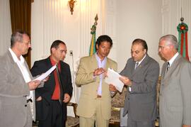 Chefe da Casa Civil, Alberto Oliveira, recebe o secretário de Obras Públicas e Saneamento, Frederico Antunes, dia 16/01/2006, horário 15:15. Autor: Laura Bretanha
