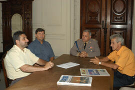 Chefe da Casa Militar, Paulo Osório, recebe prefeitos de Pinhal, Vicente Dutra e Cristal do Sul. Autor: Paulo Dias