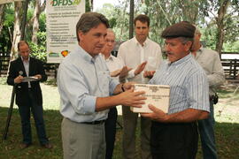 Germano Rigotto participa do lançamento da campanha de Vacinação contra Febre Aftosa em Eldorado do Sul. Autor: Ivan de Andrade