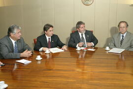 Governador Germano Rigotto, acompanhado por Governadores do CODESUL, durante audiência com o presidente Luiz Inácio Lula da Silva, no Palácio do Planalto. Autor: Nabor Goulart