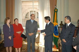 Governador Germano Rigotto assina aposentadoria do Gleno Scherer presidente do tribunal de contas. Autor: Paulo Dias