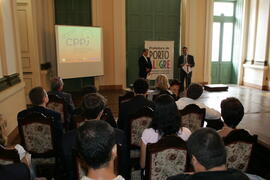 Vice-governador, Antônio Hohlfeldt, participa da entrega do projeto Fala Aí Porto Alegre ao Prefeito de Porto Alegre, José Fogaça. Autor: Ivan de Andrade