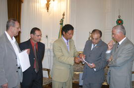 Chefe da Casa Civil, Alberto Oliveira, recebe o secretário de Obras Públicas e Saneamento, Frederico Antunes, dia 16/01/2006, horário 15:15. Autor: Laura Bretanha