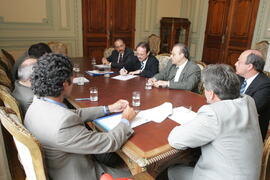 Germano Rigotto em reunião com os secretários da Casa Civil, Alberto Oliveira, das Obras Públicas, Frederico Antunes, e da Fazenda, Paulo Michelucci. Autor: Itamar Aguiar