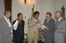 Chefe da Casa Civil, Alberto Oliveira, recebe o secretário de Obras Públicas e Saneamento, Frederico Antunes, dia 16/01/2006, horário 15:15. Autor: Laura Bretanha