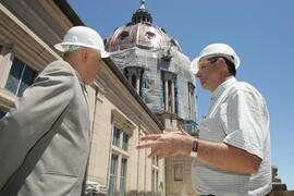 Secretário substituto da Cultura do Estado, Victor Hugo, vistoria o andamento das obras de restauração da cúpula da Catedral Metropolitana. Autor: Itamar Aguiar