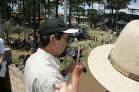 Chefe da Casa Civil, Alberto Oliveira, e governador em exercício, Antônio Hohlfeldt, visitam o XXVII Rodeio Crioulo Nacional de São José dos Ausentes. Autor: Ivan de Andrade