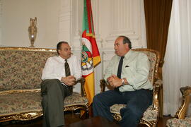 Chefe da Casa Civil, Alberto Oliveira, recebe visita do vereador de Ibiruba, Tuta Rebelato. Autor: Ivan de Andrade