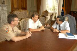 Governador em exercício, Antônio Hohlfeldt, durante audiência com o presidente do partido de Frederico Westphalen, Paulo Bureseska. Autor: Paulo Dias