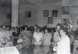 Distribuição de presentes de natal no Sanatório Belém pela primeira-dama do Estado, Ana Jobim