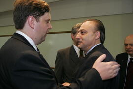 Chefe da Casa Civil, Alberto Oliveira, representa o governador durante solenidade de posse do novo presidente do Conselho Regional de Contabilidade do Estado, Rogério Rokembach. Autor: Ivan de Andrade