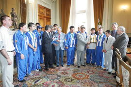 Germano Rigotto recebe homenagem da direção e atletas de futsal do Esporte Clube Cruzeiro. Autor: Itamar Aguair