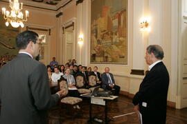 Vice-governador, Antônio Hohlfeldt, participa da entrega do projeto Fala Aí Porto Alegre ao Prefeito de Porto Alegre, José Fogaça. Autor: Ivan de Andrade