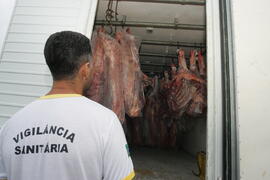 Vigilância Sanitária apreende carne bovina imprópria para consumo no Litoral Norte. Autor: Paulo Dias