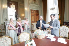 Governador em exercício, Antônio Hohlfeldt, recebe convite para a 33ª Festa do Figo em Nova Petrópolis. Autor: Ivan de Andrade