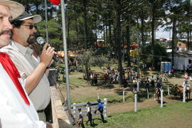 Chefe da Casa Civil, Alberto Oliveira, e governador em exercício, Antônio Hohlfeldt, visitam o XXVII Rodeio Crioulo Nacional de São José dos Ausentes. Autor: Ivan de Andrade