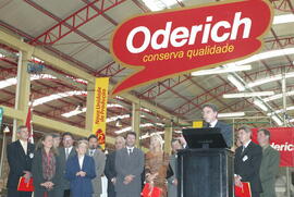 O governador do estado Germano Rigotto durante a inauguração da ampliação da sede da fábrica Oderich, em São Sebastião do Caí. Autor: Nabor Goulart
