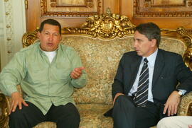Governador Germano Rigotto em audiência com o presidente da Venezuela Hugo Chávez. Autor: Nabor Goulart