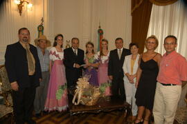 Chefe da Casa Civil, Alberto Oliveira, em audiência com o prefeito de Bento Gonçalves, Alcindo Gabrielli, e a comitiva da Festa da Uva 2006. Autor: Paulo Dias