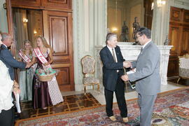 Governador em exercício, Antônio Hohlfeldt, recebe convite para a 33ª Festa do Figo em Nova Petrópolis. Autor: Ivan de Andrade