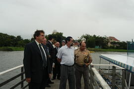 Governador em exercício, Antônio Hohlfeldt, visita a Ilha da Pólvora e assina protocolo. Autor: Paulo Dias