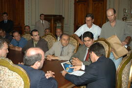 Governador Germano Rigotto recebe projeto de balsa do Rio Vacacaí na localidade do Passo do Verde. Autor: Paulo Dias