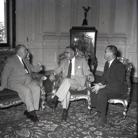 Visita do escritor Érico Veríssimo ao governador Ildo Meneghetti