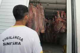 Vigilância Sanitária apreende carne bovina imprópria para consumo no Litoral Norte. Autor: Paulo Dias