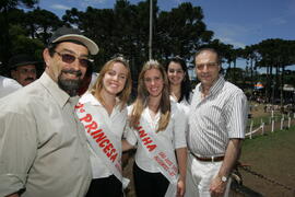 Chefe da Casa Civil, Alberto Oliveira, e governador em exercício, Antônio Hohlfeldt, visitam o XXVII Rodeio Crioulo Nacional de São José dos Ausentes. Autor: Ivan de Andrade