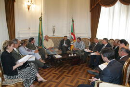 Chefe da Casa Civil, Alberto Oliveira, em audiência com representantes do Hospital Geral de Caxias do Sul. Autor: Itamar Aguiar